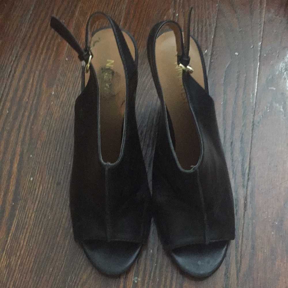 Nine West Peep toe wedges